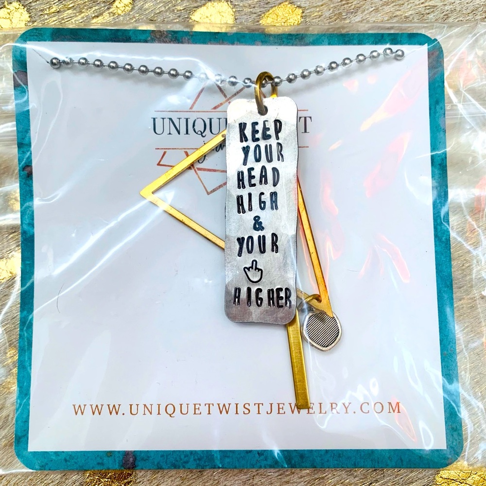 ⭐️ NWT FUNNY ABSTRACT NECKLACE!
